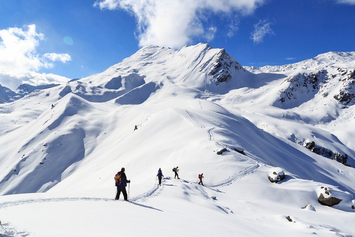 Experimente las raquetas de nieve y el senderismo invernal
