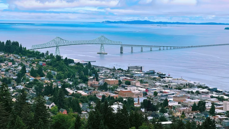 Explora Astoria y Cannon Beach
