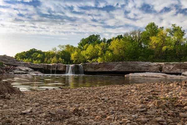 Explora el Parque Estatal McKinney Falls