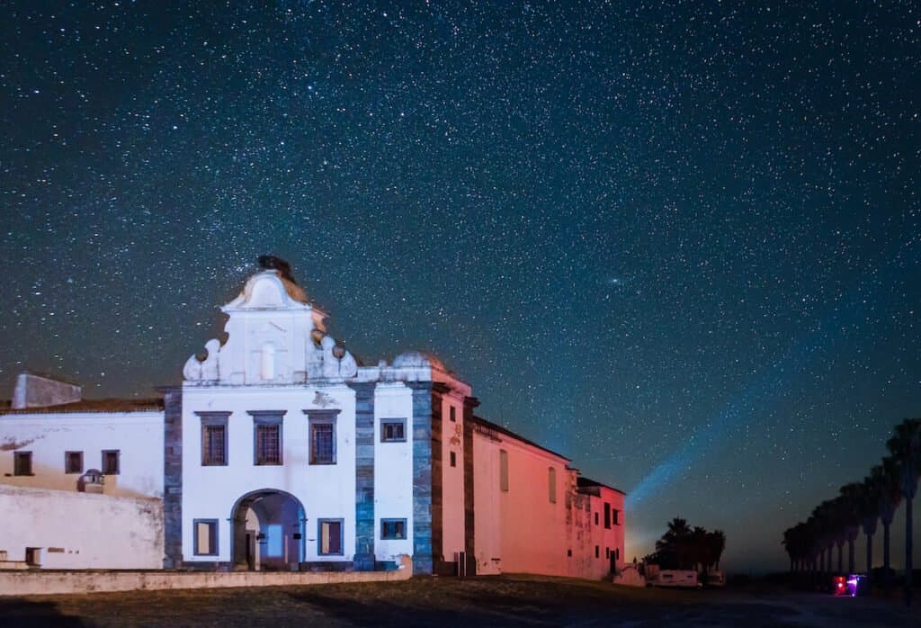 Explora la reserva de Alqueva de un cielo oscuro