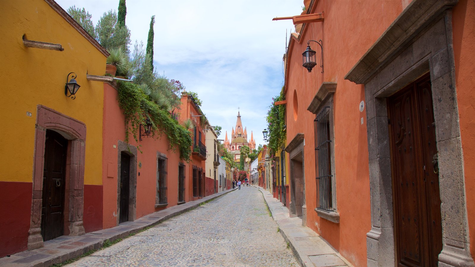 Explora las calles adoquinadas