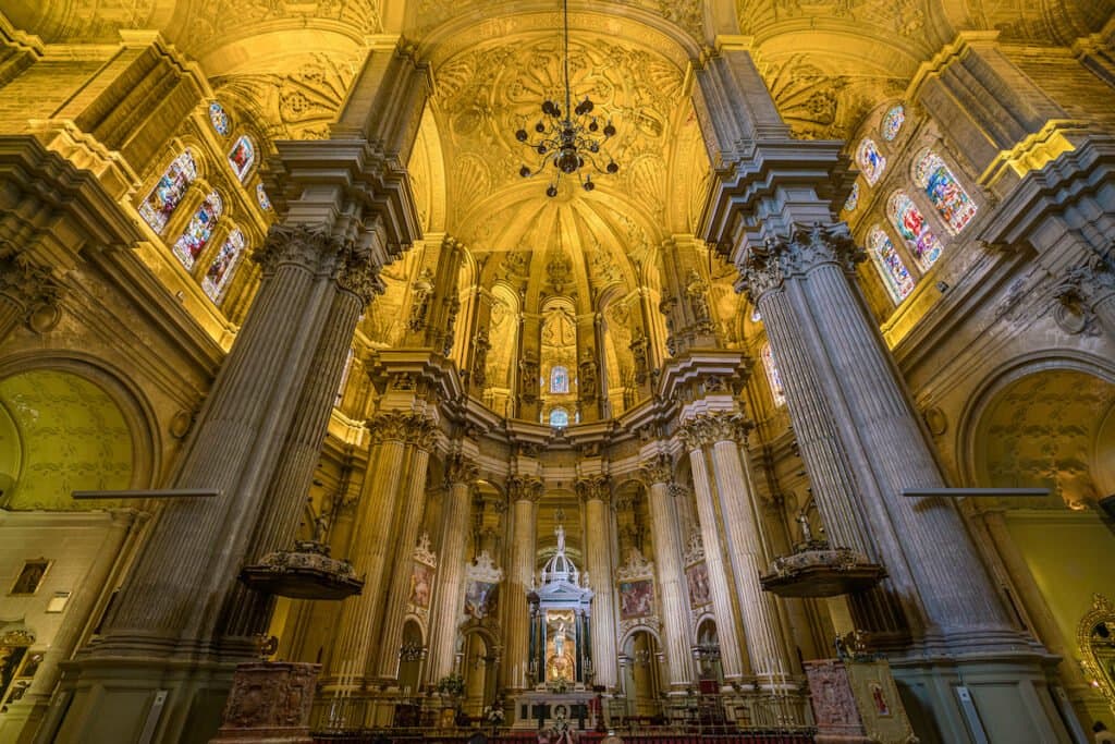 Explorar Catedral De La Encarnación De Málaga