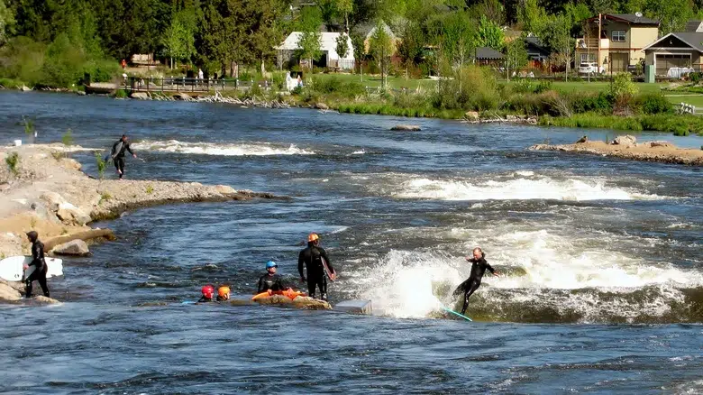 Flota alrededor de Bend y el río Deschutes