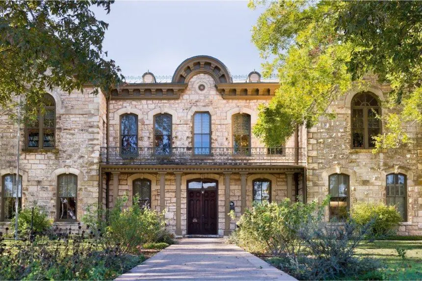 Mejores Lugares para Visitar en Julio en EE.UU Fredericksburg – Texas