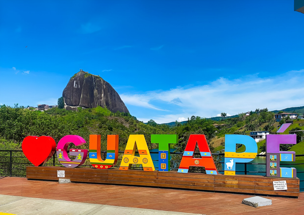 Guía Turística Guatapé antioquia Colombia