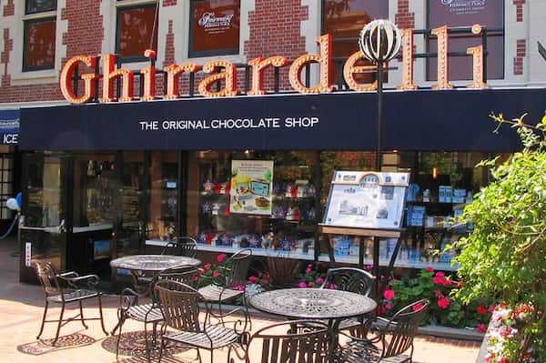 Haga un recorrido por una fábrica de chocolate