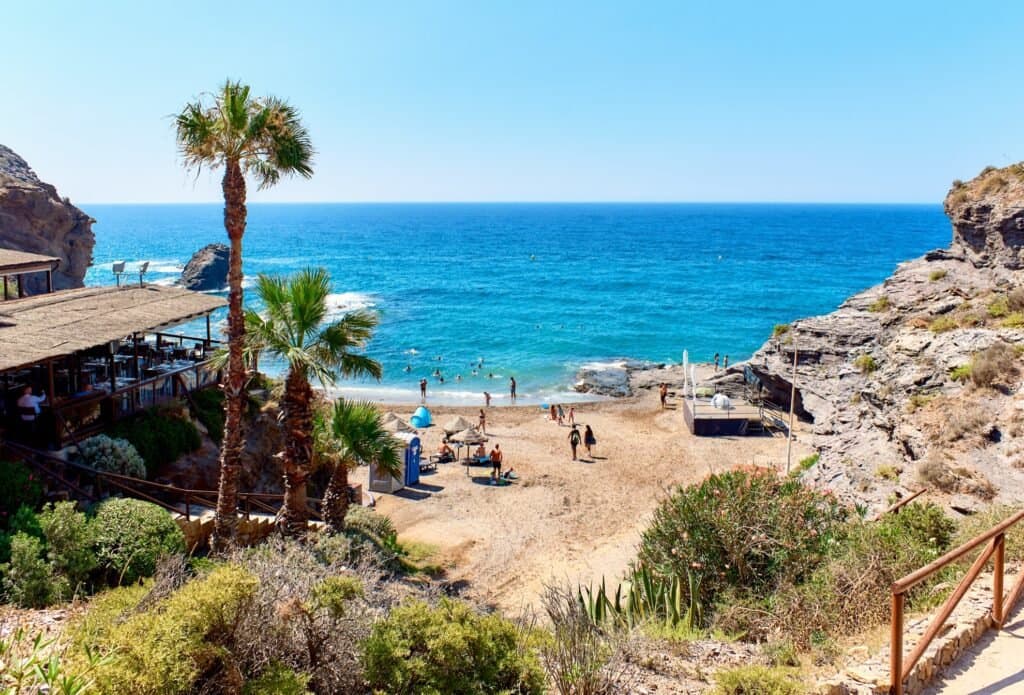 Hay playas y calas increíbles