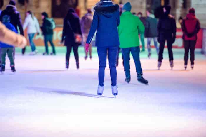 Ir a patinar sobre hielo al aire libre