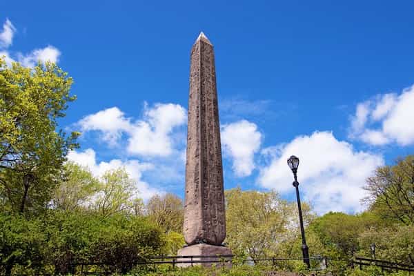 La Aguja de Cleopatra, El Obelisco