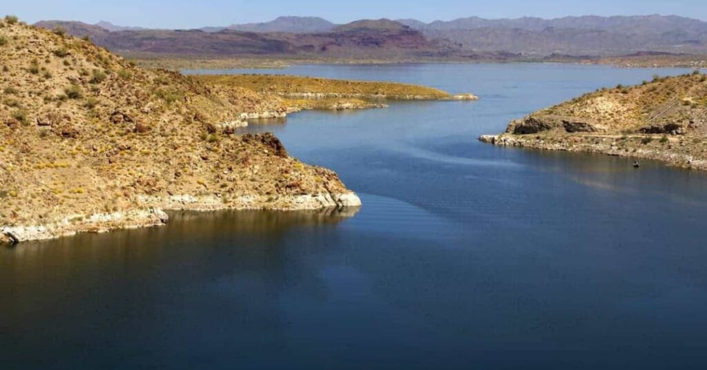 Lago del Álamo-lugares cerca de mi