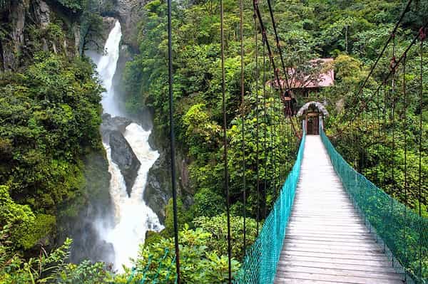 Las aguas termales de Baños-Atracciones turísticas de Ecuador