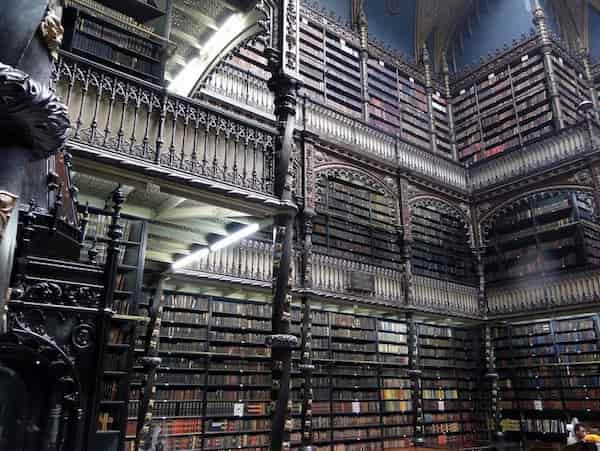 Lee un poco en el Real Gabinete Portugués de Lectura
