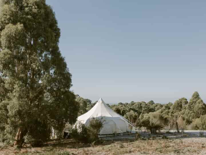 Los retiros de glamping y bienestar son fáciles de disfrutar en toda la isla
