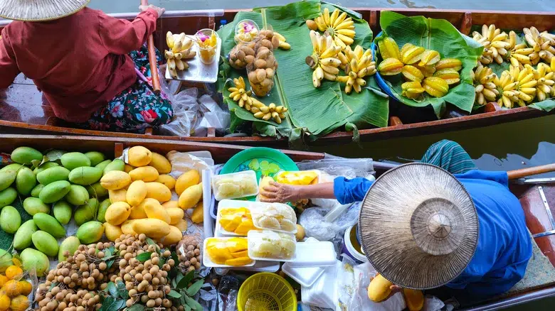 Mercado flotante Damnoen Saduak
