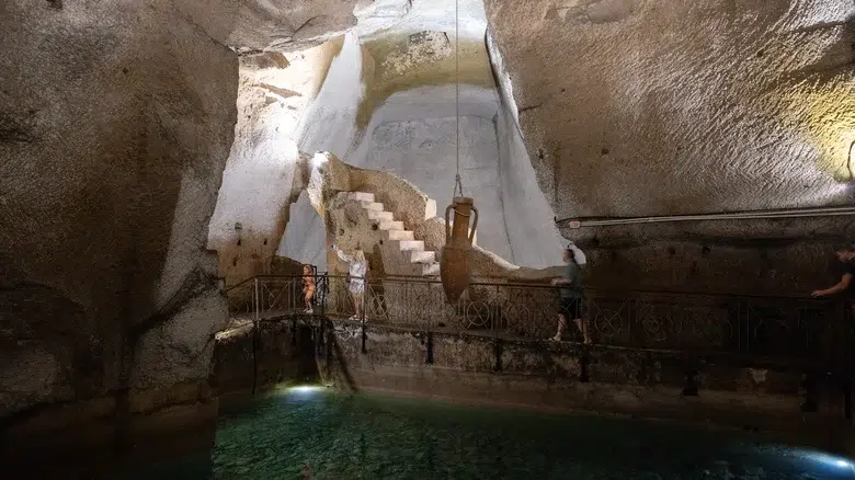 Napoli Sotterranea (metro de Nápoles)