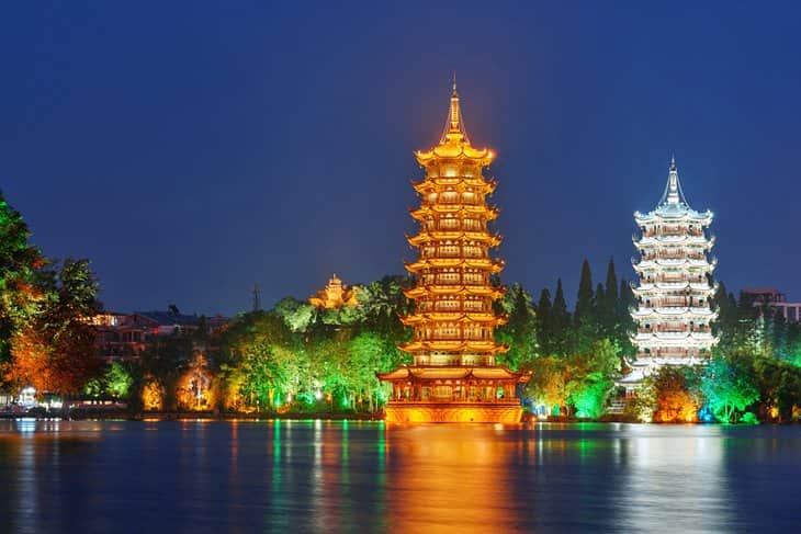 Pagodas gemelas del Sol y la Luna, Guilin