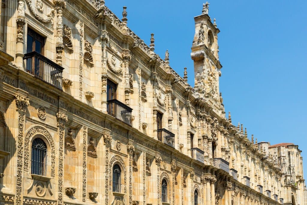 Parador De Leon