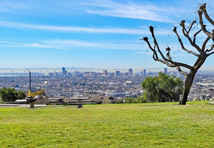 Parque Hilltop, Signal Hill