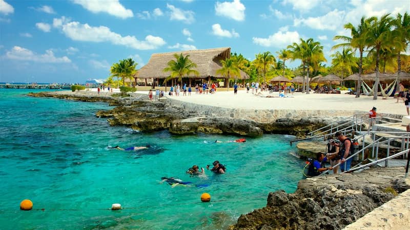 Parque de aventuras en la playa de Ch