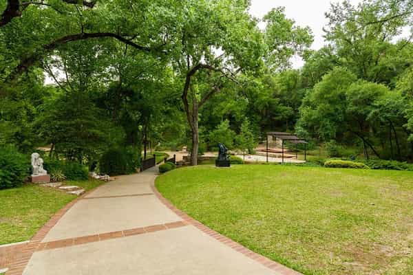 Pase por el Museo y Jardín de Esculturas Umlauf