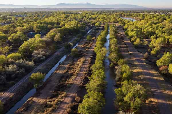 Paseo del Bosque Trail-Caminatas Cerca de Albuquerque