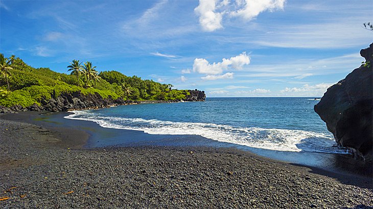 Playa de arena negra de Waianapanapa
