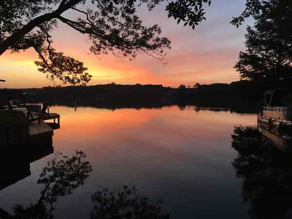 Playa del Lago Oeste-pozos cerca de Austin