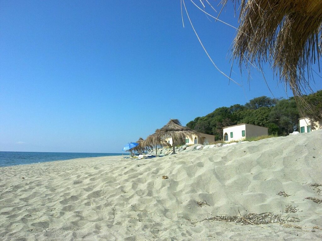 Playa nudista francesa Riva Bella Córcega
