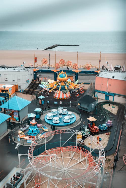 Proyecto de historia de Coney Island y recorrido a pie