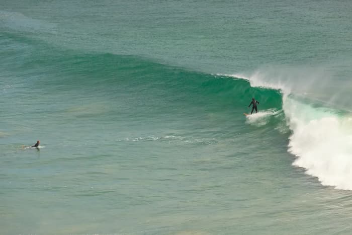 Puedes aprender a hacer surf o paddleboard