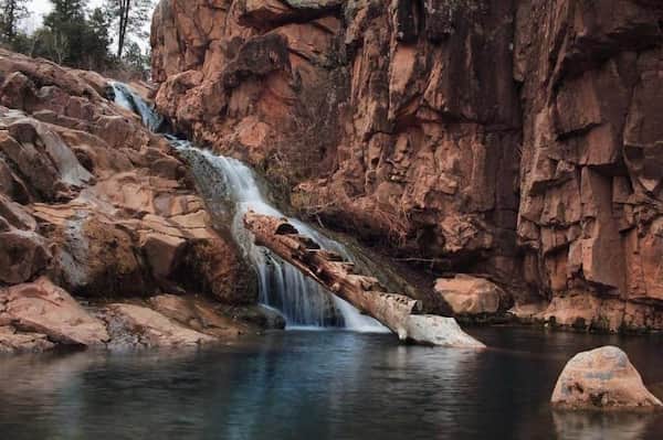 Rueda de agua - Cascadas de Ellison Creek