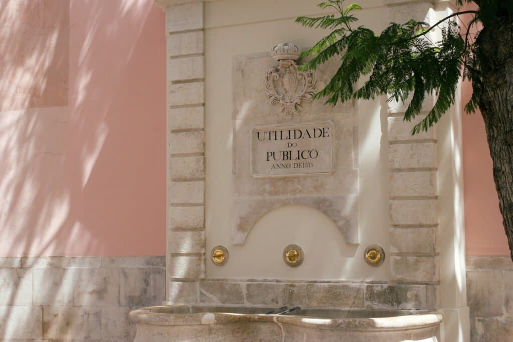 Sáltate el agua embotellada