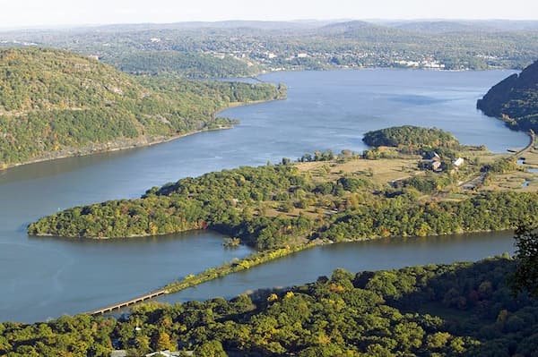 Senderismo y ciclismo en el parque estatal Bear Mountain - excursiones de un día desde la ciudad de Nueva York