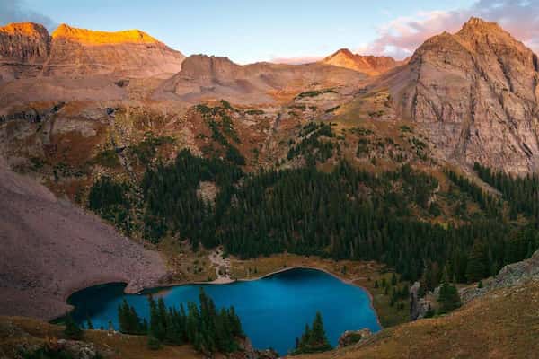 Sendero de los lagos azules