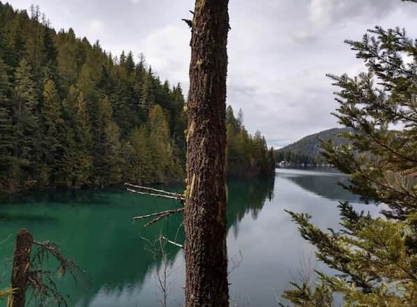 Sendero del lago Bead-rutas de senderismo cerca de Spokane en Washington