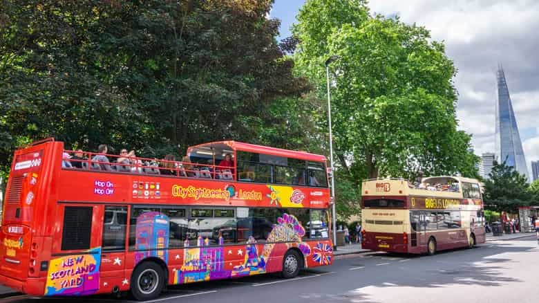 Sube a un bus turístico