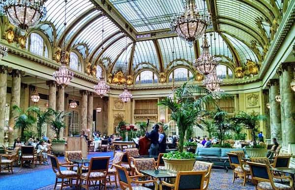 Té de la tarde en un hotel histórico