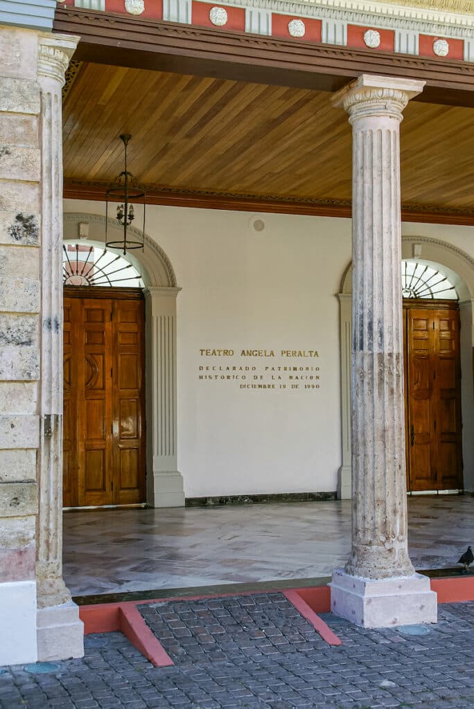 Teatro angela peralta-Planes de Fin De Semana en Mazatlán