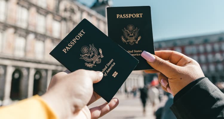 Todo lo que necesita saber sobre los pasaportes de vacunas