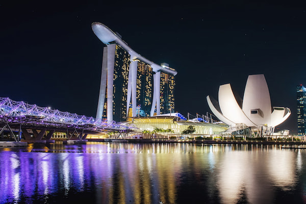 Toma un cóctel en las nubes en Marina Bay Sands 1