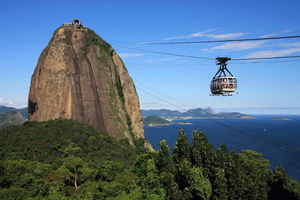 Tome el teleférico a la montaña Pan de Azúcar