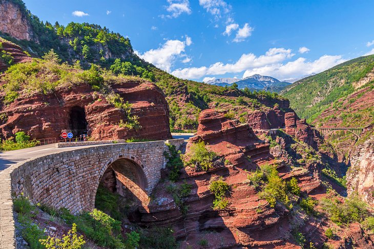 Tour en coche por las gargantas de los Alpes Marítimos