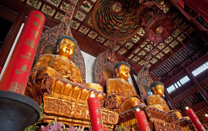 Vea las invaluables estatuas del Templo del Buda de Jade