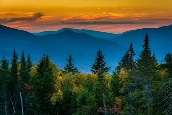 en cualquier lugar que no esté dentro de los 200 pies de un sendero