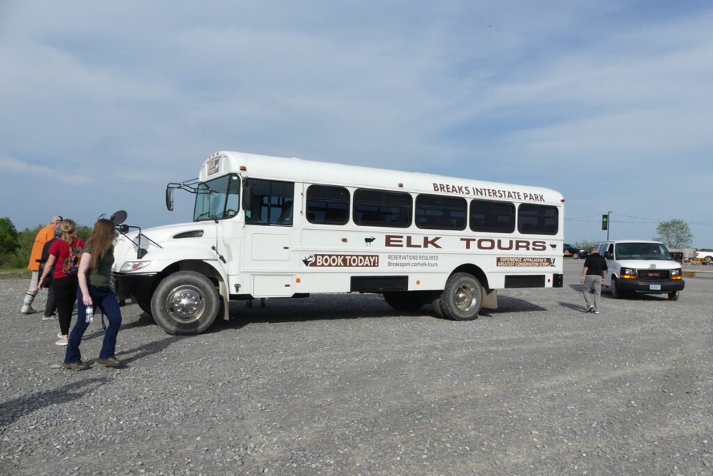 Cosas para hacer en Breaks Interstate Park tours de alces