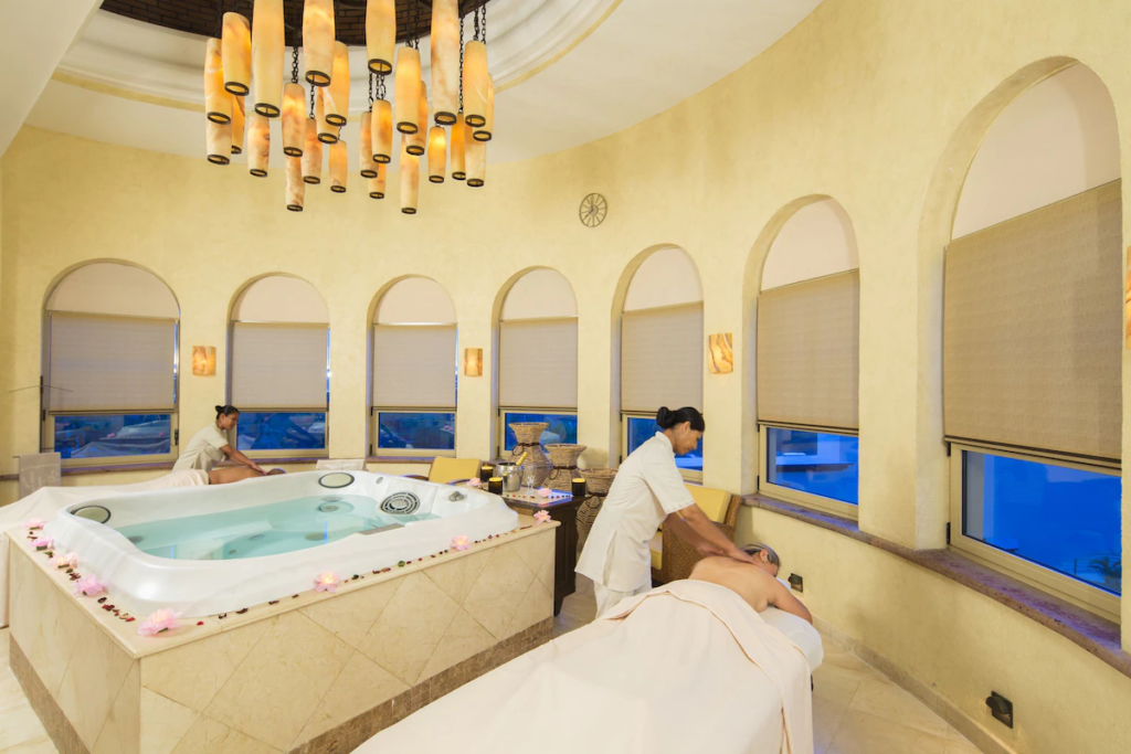 Villa Del Arco Beach Resort & Spa
