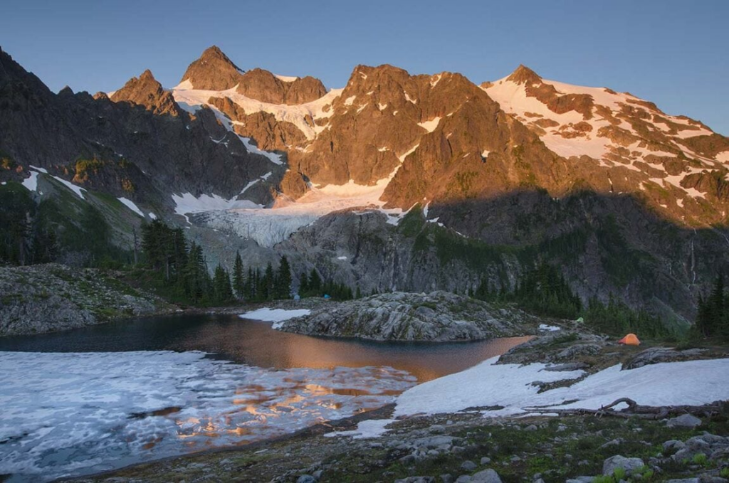 Sendero del lago Ann-senderismo en Mount Baker Wilderness
