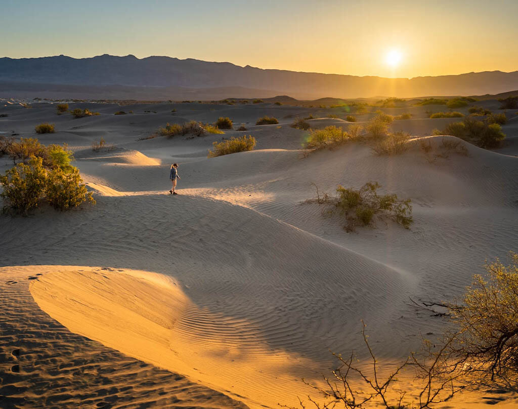 Mejores Lugares para Visitar en Enero en EE.UU Death Valley, CA, para un amanecer en la lista de deseos