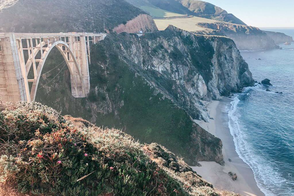 Mejores Lugares para Visitar en Abril en EE.UU Monterey + Big Sur, CA para el Sea Otter Classic