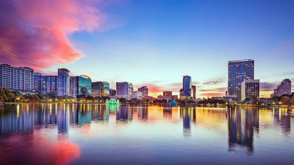 Orlando, FL para menos multitudes en los parques de diversiones